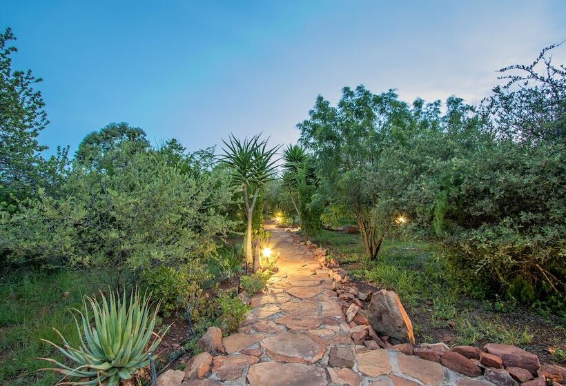 בית מלון כפרי Iketla Lodge