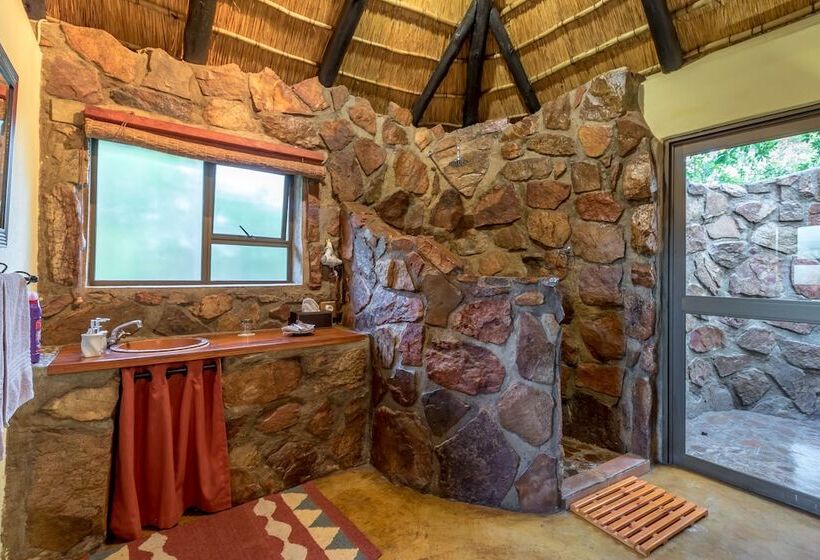 בית מלון כפרי Iketla Lodge