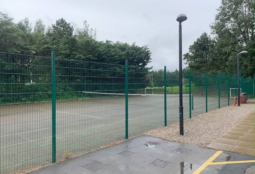 ホテル Keer Side Lodge, Luxury Lodge With Private Hot Tub At Pine Lake Resort