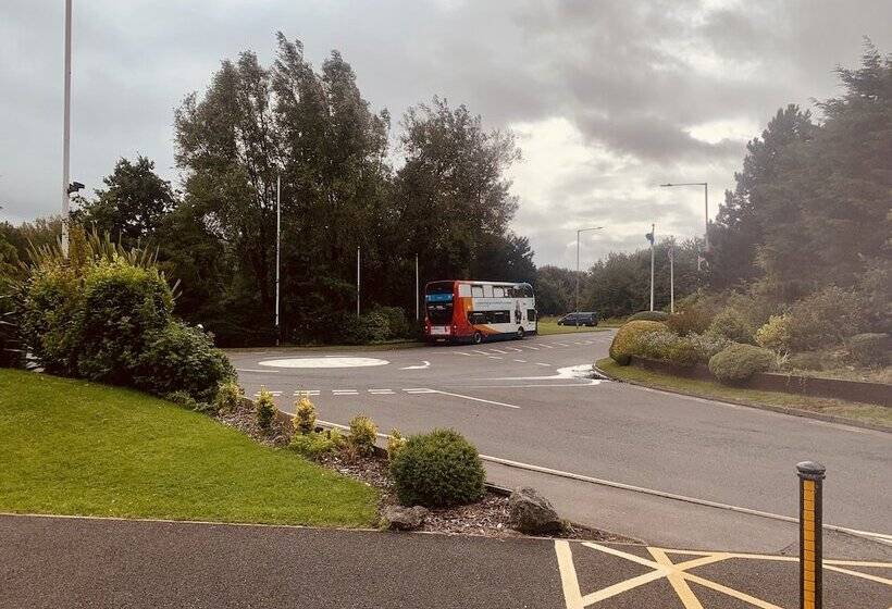 ホテル Keer Side Lodge, Luxury Lodge With Private Hot Tub At Pine Lake Resort