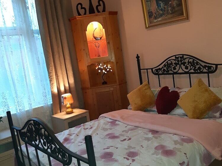 酒店 Phoenix Nights Guest House