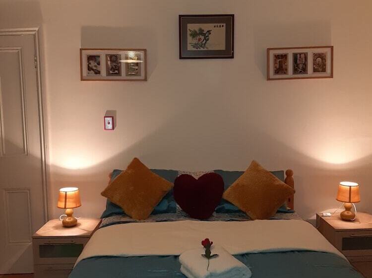 酒店 Phoenix Nights Guest House