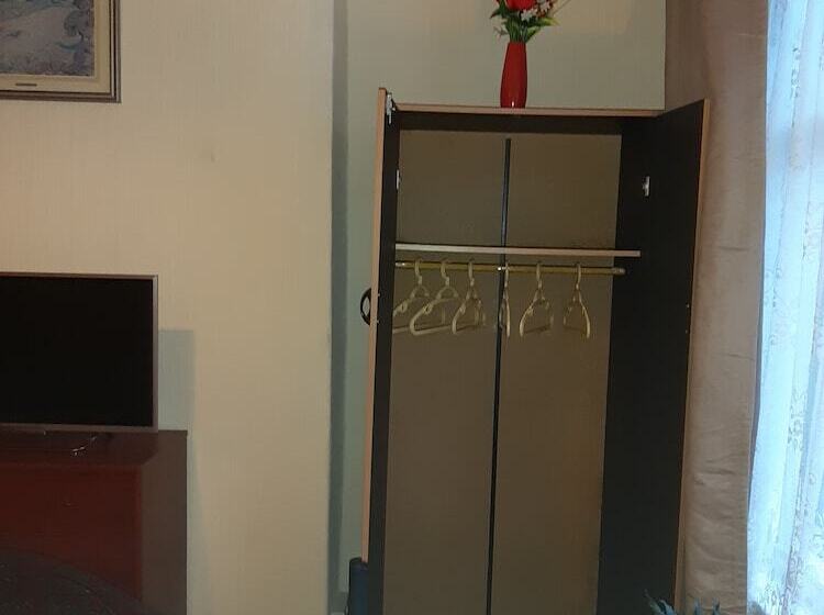 فندق Phoenix Nights Guest House