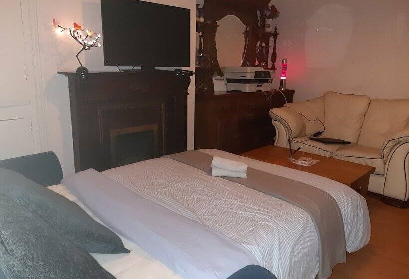 酒店 Phoenix Nights Guest House