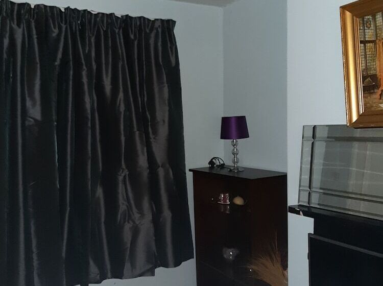 酒店 Phoenix Nights Guest House