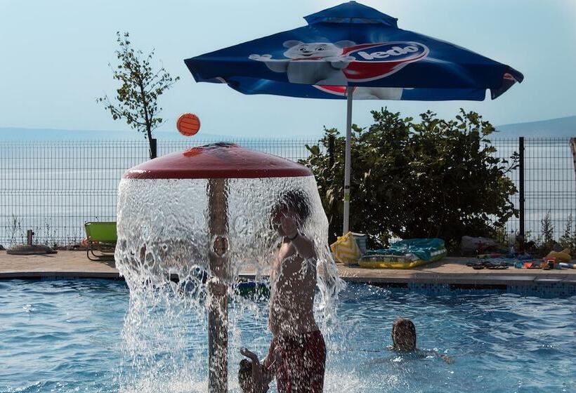 בית מלון כפרי Mobile Homes Camp Klenovica