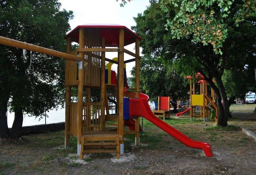 בית מלון כפרי Mobile Homes Camp Klenovica