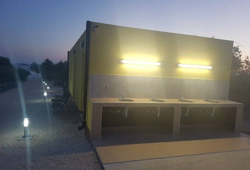 Отель Relax Camp