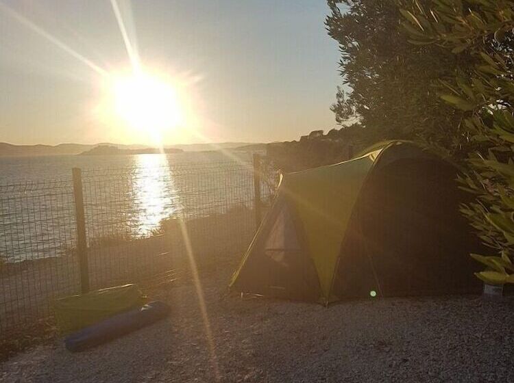 Отель Relax Camp