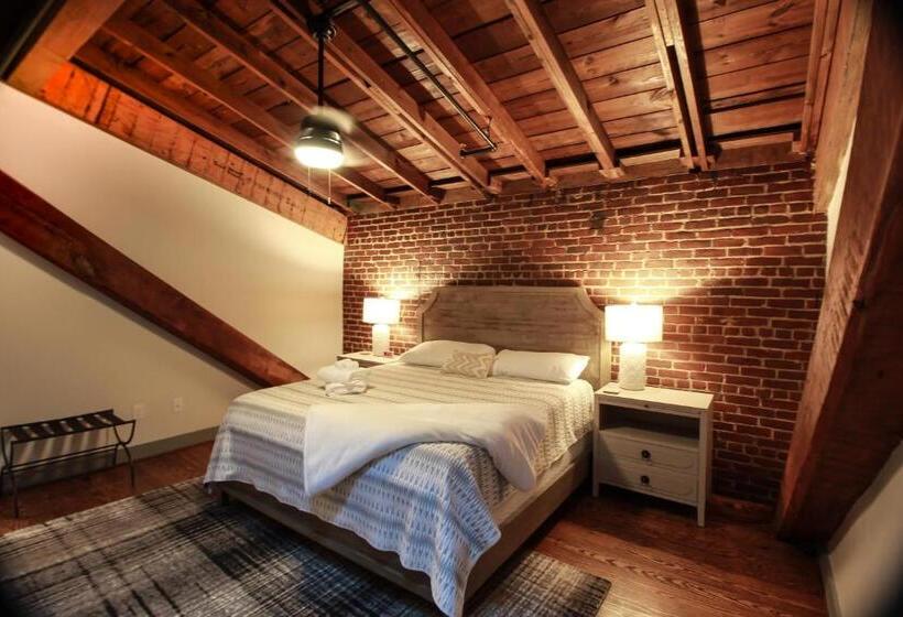 فندق The Lofts At Downtown Salem