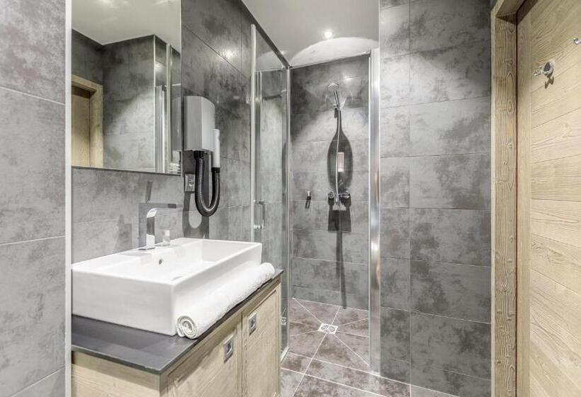 Hotel Victoria Lodge, Friendly