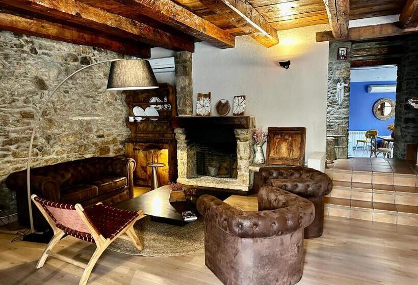 L Hotelet D Estamariu Cal Teixidor