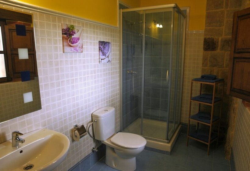 La Casa De Bustantegua