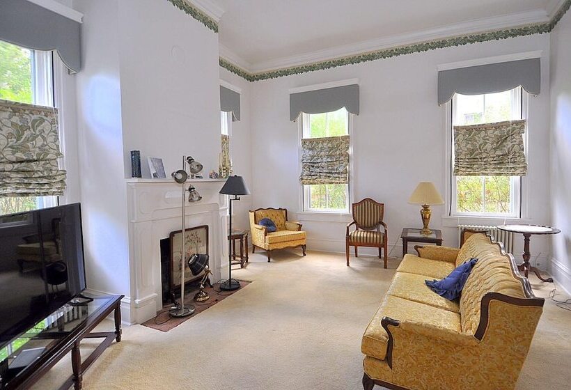 Manor At Berkeley Springs