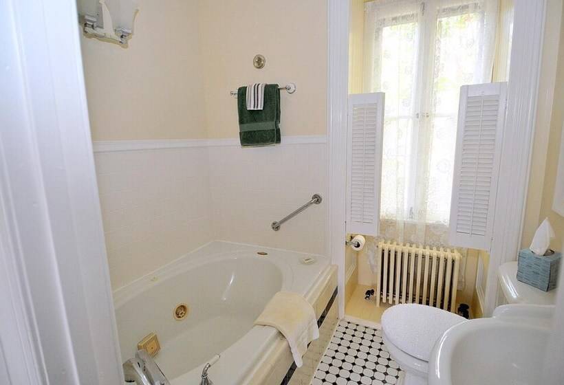 Manor At Berkeley Springs