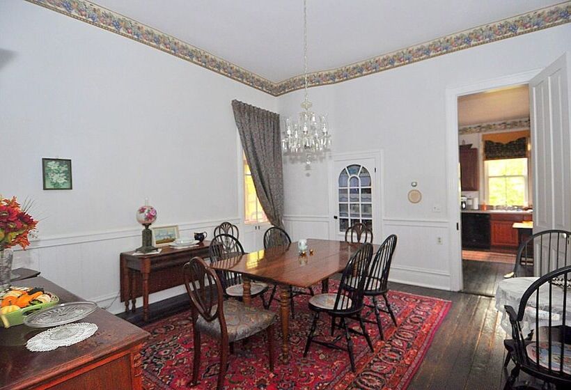 Manor At Berkeley Springs