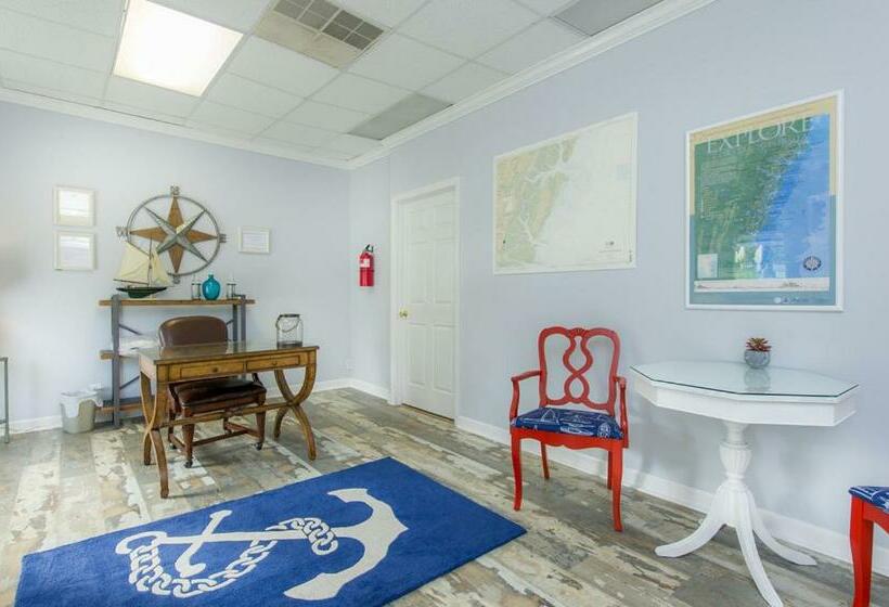 فندق على الطريق Darien Dockside Inn