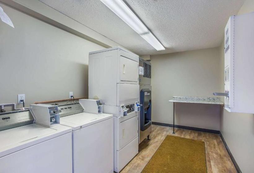 فندق على الطريق Rodeway Inn