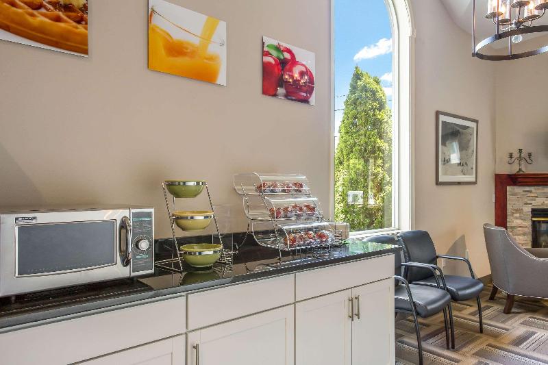 فندق على الطريق Rodeway Inn
