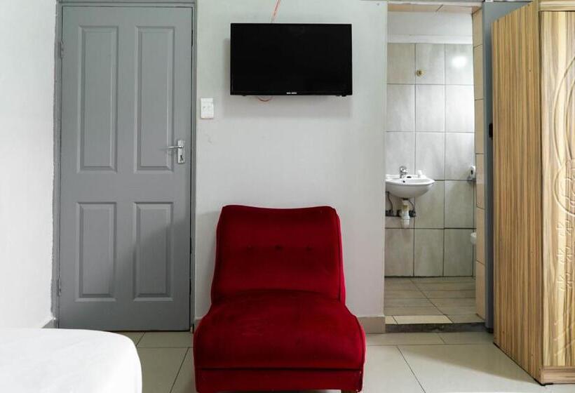 פנסיון Albrine Lodge