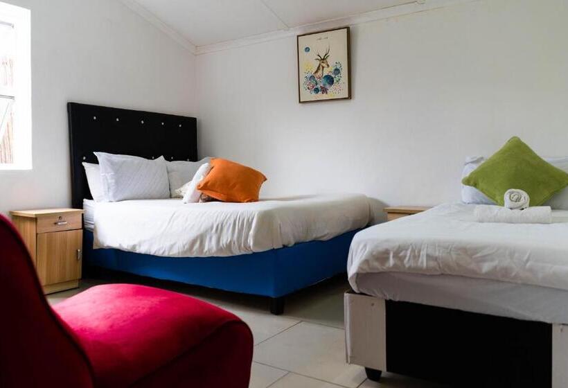 פנסיון Albrine Lodge