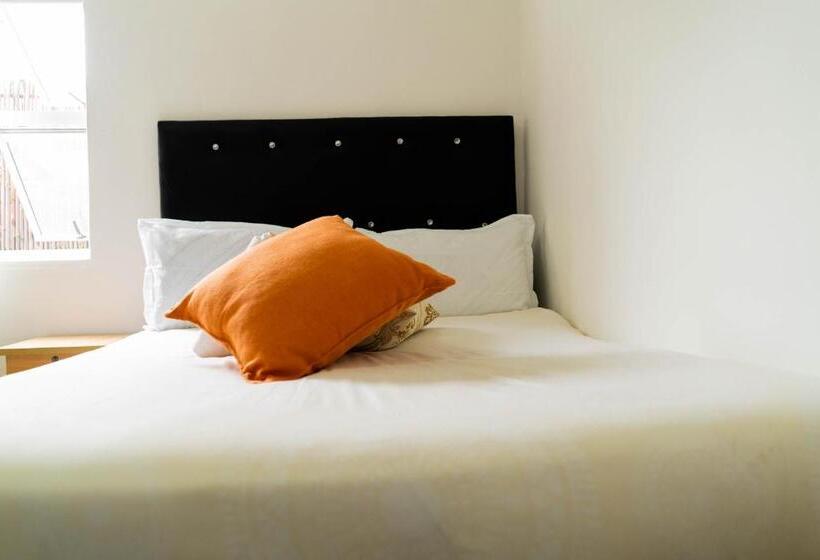 פנסיון Albrine Lodge