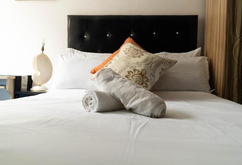 פנסיון Albrine Lodge