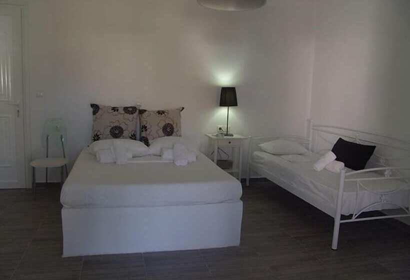 פנסיון Avlomonasbeach – Adults Only