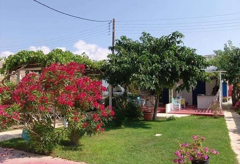 פנסיון Avlomonasbeach – Adults Only