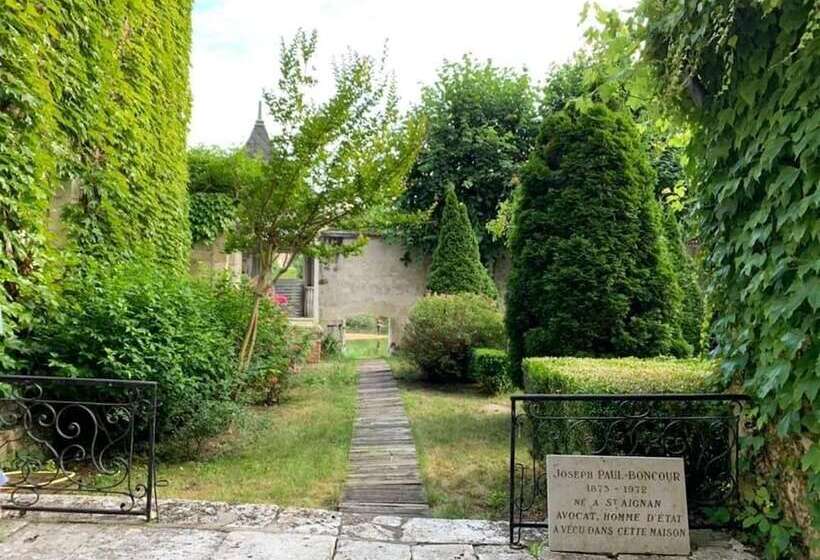 ペンション Chambres D Hôtes Au Bord Du Cher Avec Vue Sur Le Château