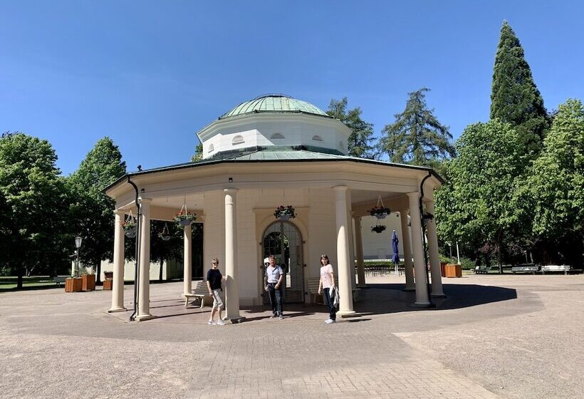 بنسيون Gästehaus Am Kurpark