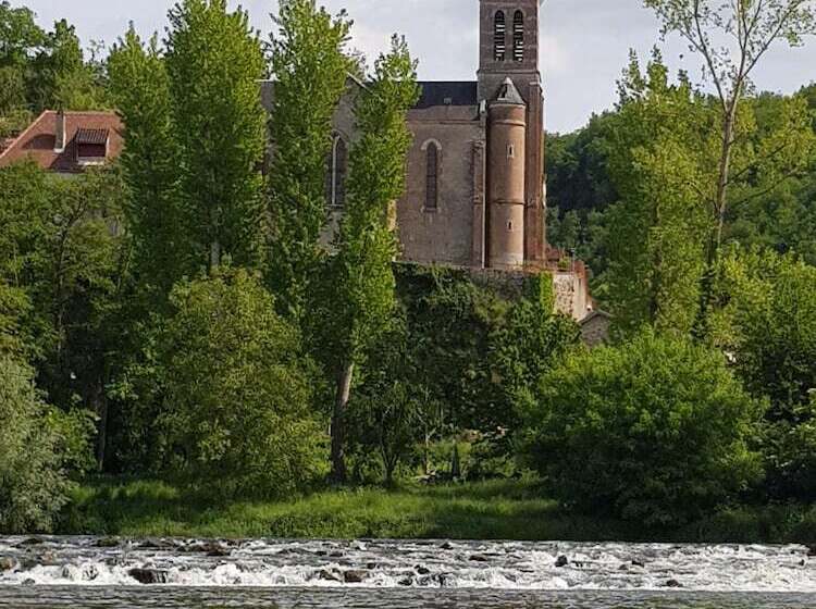 بنسيون Gîtes Chez Antonin