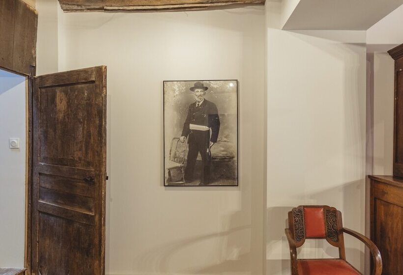 بنسيون Gîtes Chez Antonin