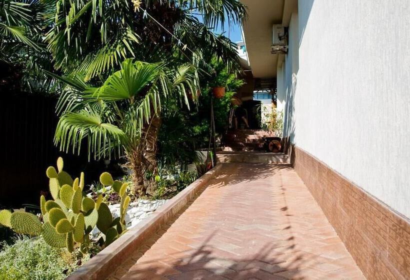 بنسيون Guest House Galina