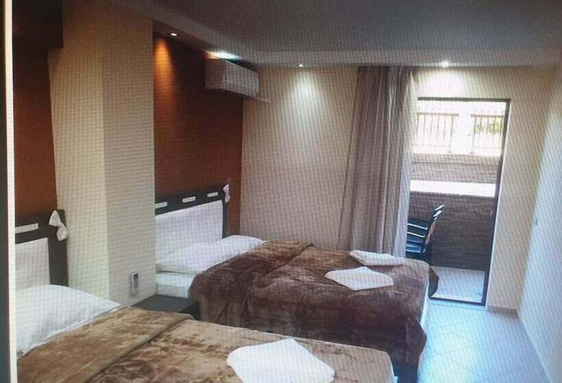 פנסיון House Sartios