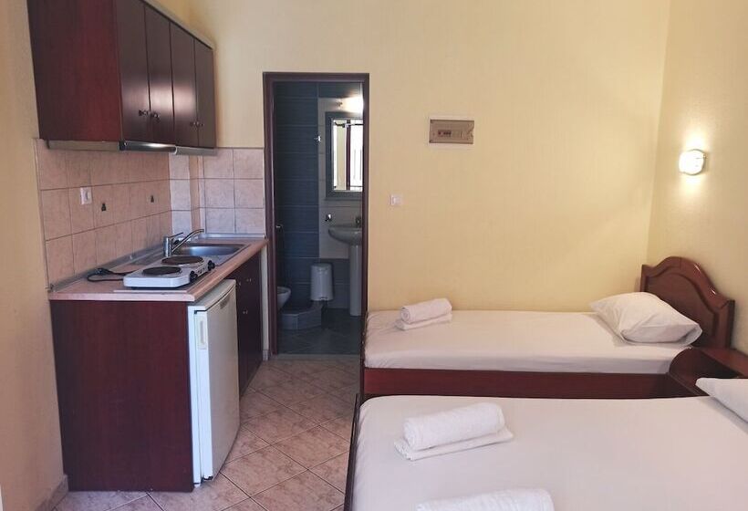 פנסיון House Sartios