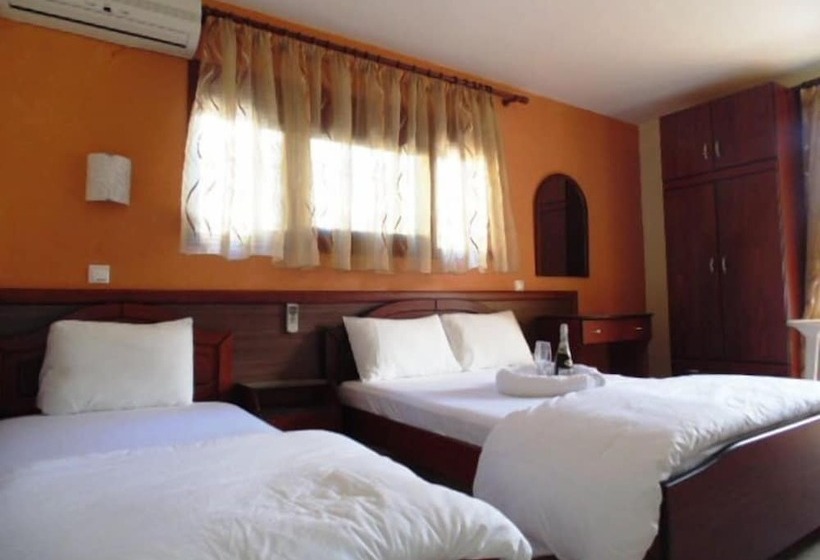 פנסיון House Sartios