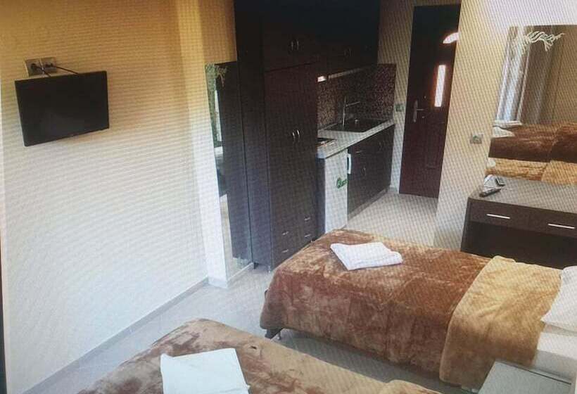 פנסיון House Sartios