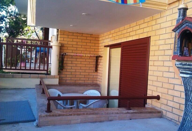 פנסיון House Sartios