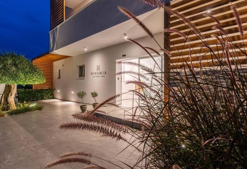 膳宿费 Ninemia Luxury Residence