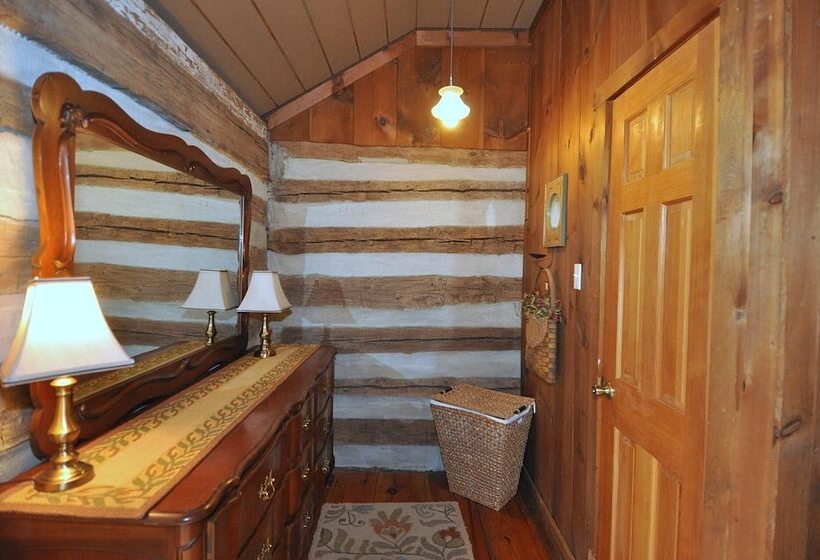Pondview Cabin   Log Cabin Retreat