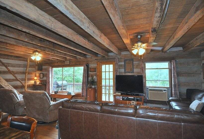 Pondview Cabin   Log Cabin Retreat