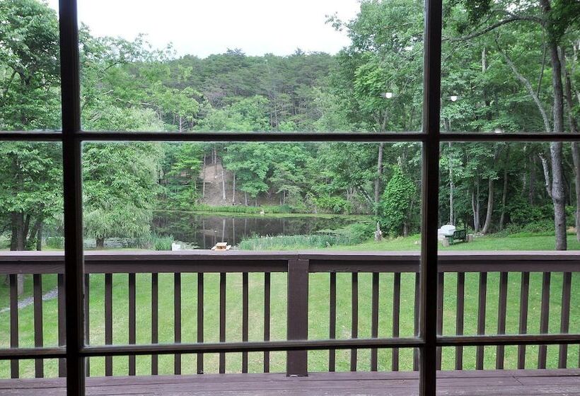 Pondview Cabin Log Cabin Retreat