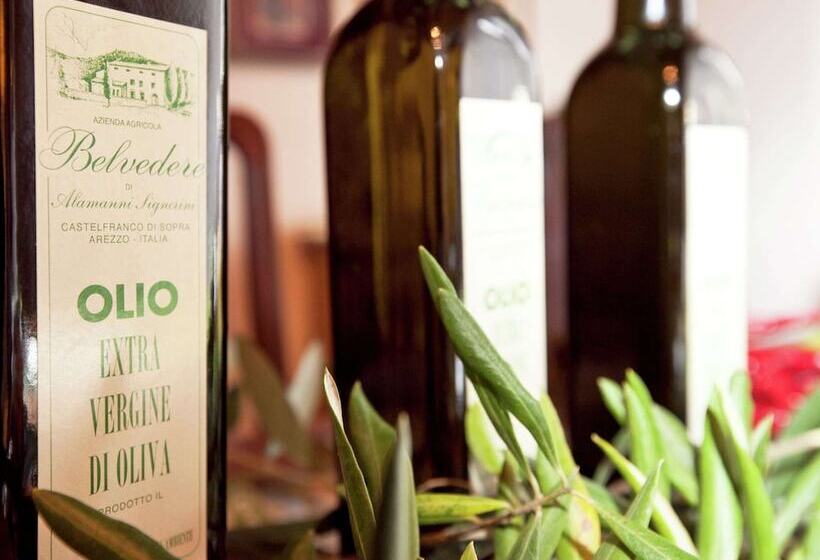 Spacious Cottage In Castelfranco Piandisco With Terrace