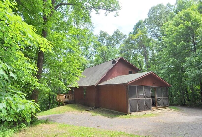 Sqyrls Nest 3br Retreat With A Hot Tub