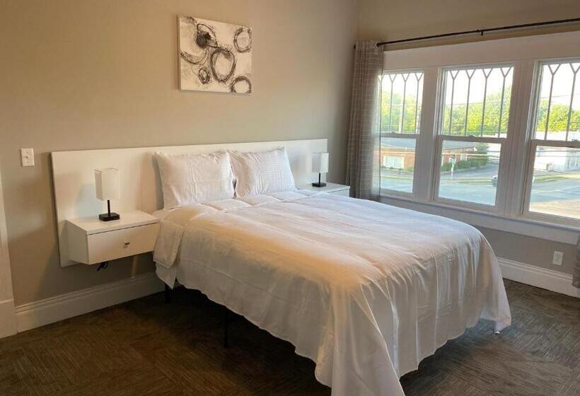 Twin Lakes Creamery, Grill & Inn