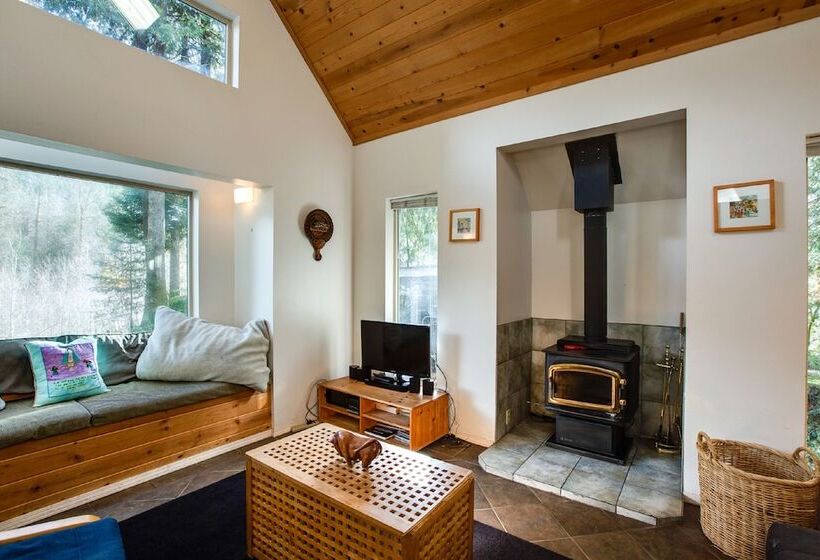 19mbr   Hot Tub   Sauna   Bbq   Pets Ok   Wifi   Sleeps 10