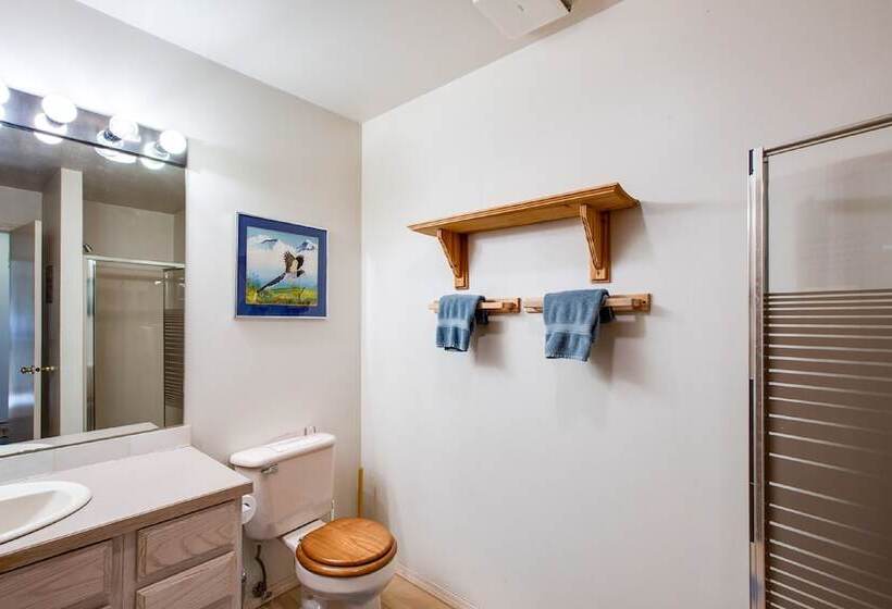 19mbr   Hot Tub   Sauna   Bbq   Pets Ok   Wifi   Sleeps 10