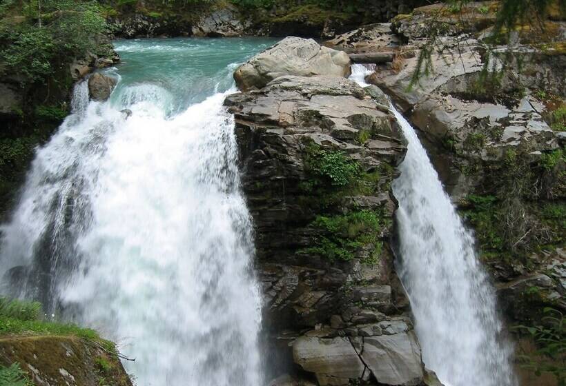 28sw   Fireplace   Dishwasher   Washer/dryer   Sleeps 4