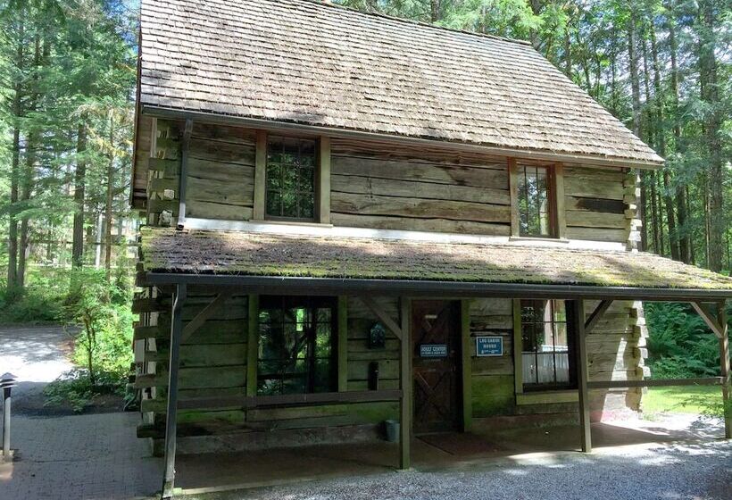 28sw   Fireplace   Dishwasher   Washer/dryer   Sleeps 4